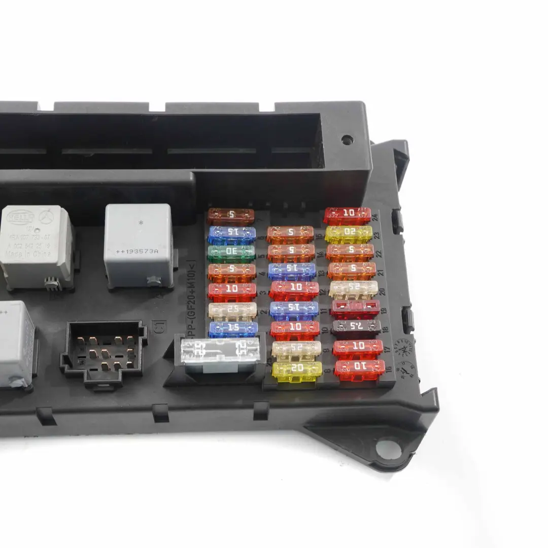 Boîte à fusibles Relais Unité contrôle Module pour Mercedes Sprinter W906 à propos du numéro de pièce A9065454301 Mercedes Sprinter W906 Boîte à fusibles Relais Unité contrôle Module - SKU A9065454301 - Numéro de pièce A9065454301