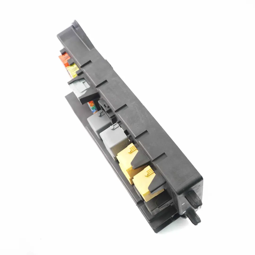 Boîte à fusibles Relais Unité contrôle Module pour Mercedes Sprinter W906 à propos du numéro de pièce A9065454301 Mercedes Sprinter W906 Boîte à fusibles Relais Unité contrôle Module - SKU A9065454301 - Numéro de pièce A9065454301