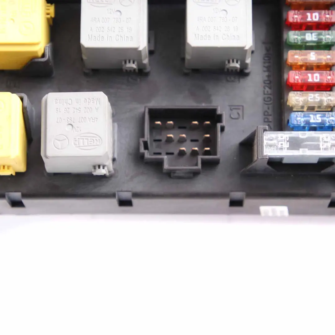 Caja de Fusibles Relé Unidad Control Módulo Eléctrico para Mercedes W906 con número de pieza A9065454701 Mercedes W906 Caja de Fusibles Relé Unidad Control Módulo Eléctrico - SKU A9065454701 - Número de pieza A9065454701