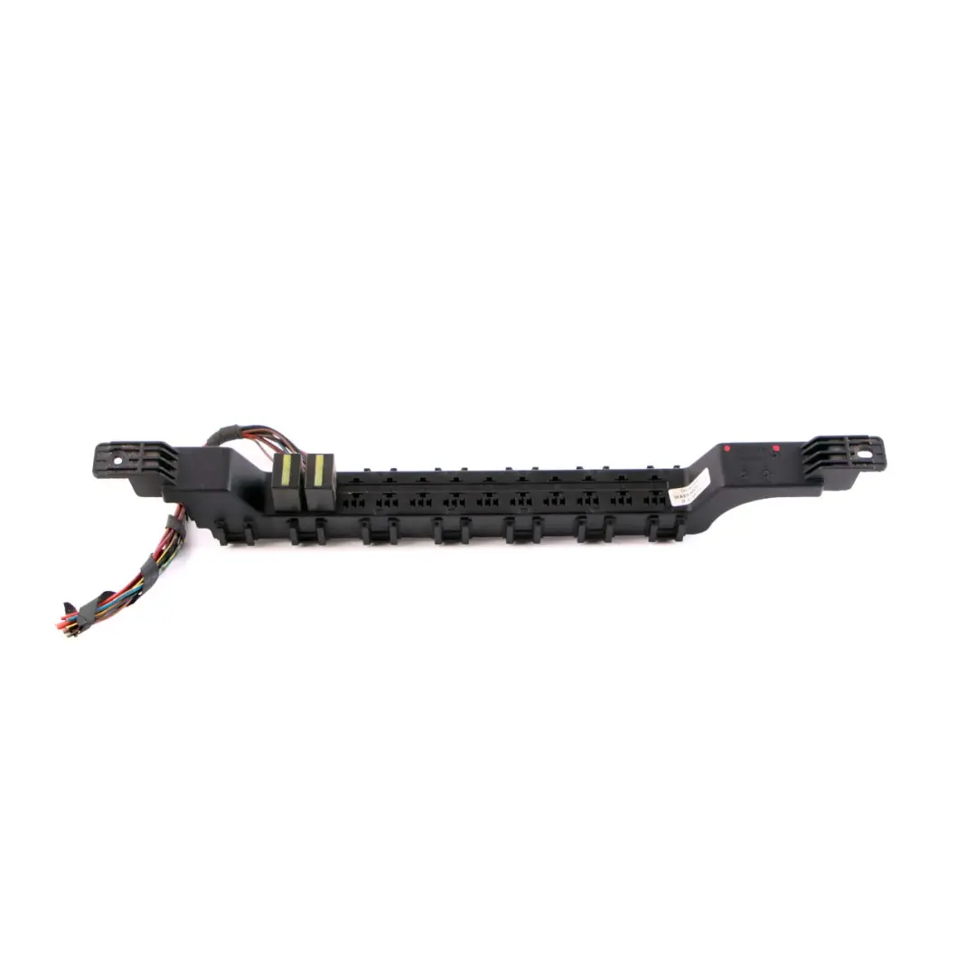 Boîte Fusibles Support Relais Support Fusibles pour Mercedes W906 à propos du numéro de pièce A9065460643 Mercedes W906 Boîte Fusibles Support Relais Support Fusibles - SKU A9065460643 - Numéro de pièce A9065460643