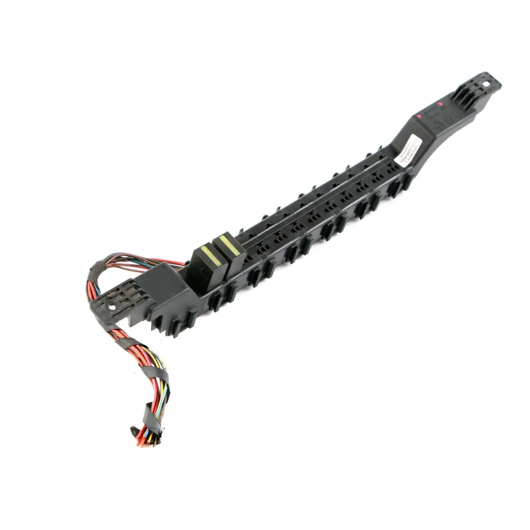 Mercedes-Benz Sprinter W906 Caja de fusibles Relé Soporte Monunt Holder para con número de pieza A9065460643 Mercedes-Benz Sprinter W906 Caja de fusibles Relé Soporte Monunt Holder - SKU A9065460643 - Número de pieza A9065460643