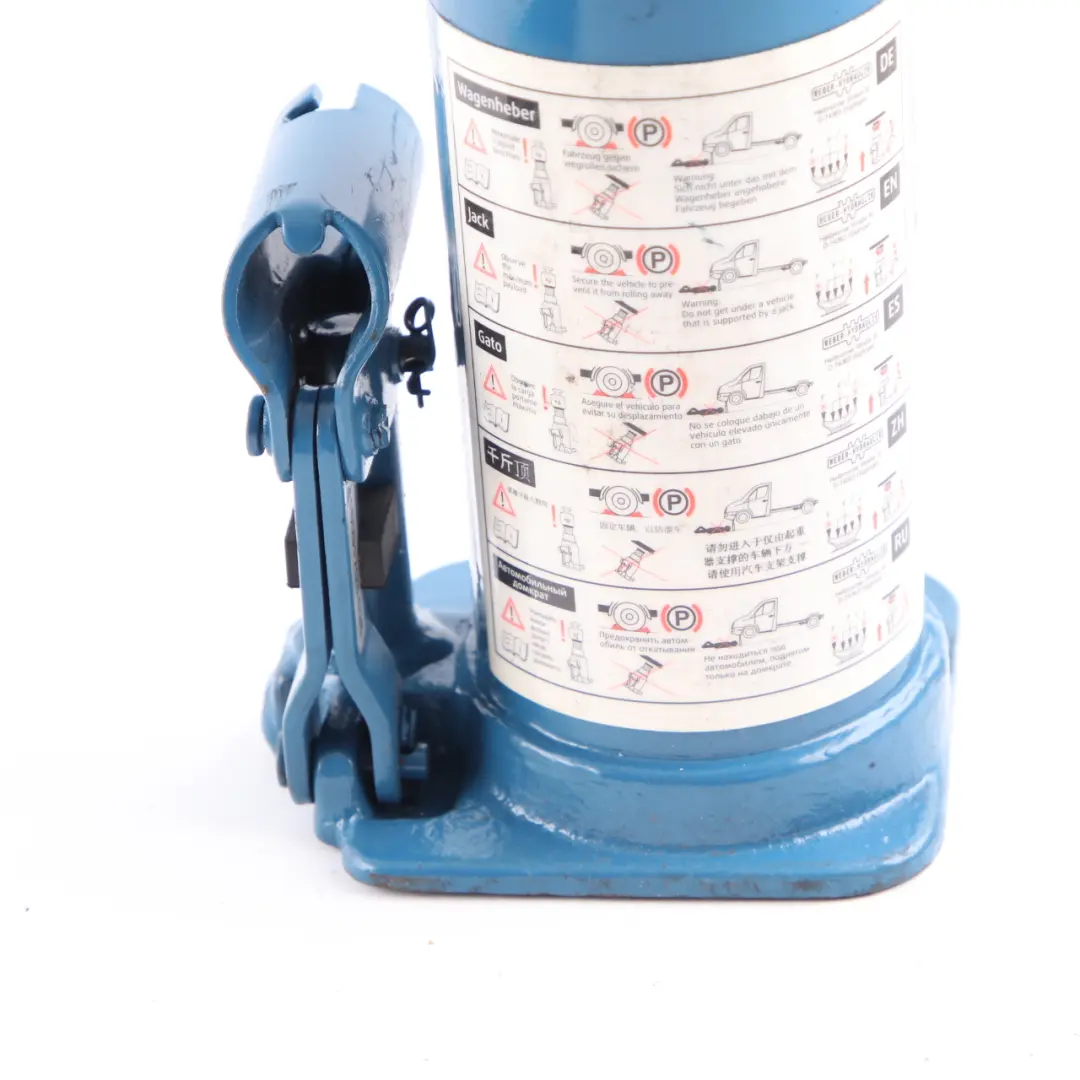 Hebeflasche Wagenheber Werkzeug Hydraulischer Heber für Mercedes W906 mit Teilenummer A9065800018 Mercedes W906 Hebeflasche Wagenheber Werkzeug Hydraulischer Heber - SKU A9065800018 - Teilenummer A9065800018