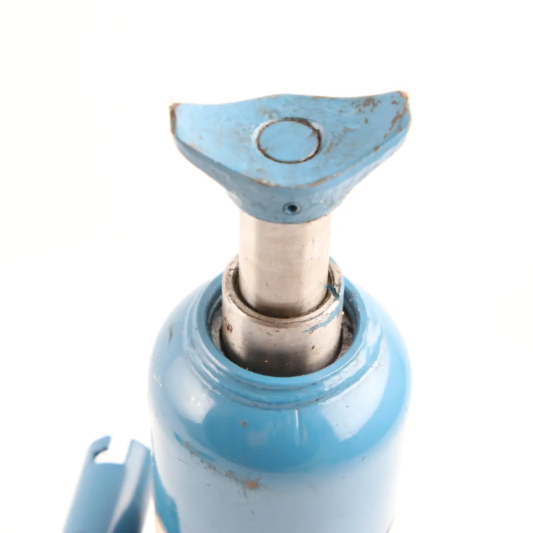 Hebeflasche Wagenheber Werkzeug Hydraulischer Heber für Mercedes W906 mit Teilenummer A9065800018 Mercedes W906 Hebeflasche Wagenheber Werkzeug Hydraulischer Heber - SKU A9065800018 - Teilenummer A9065800018