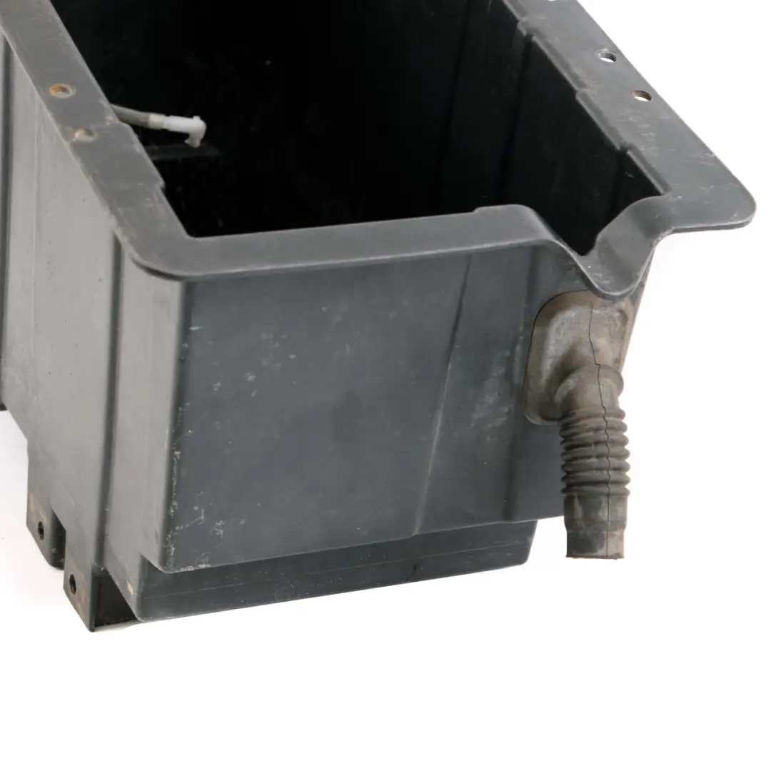 Mercedes-Benz Sprinter W906 Batteriefachgehäuse Kasten für mit Teilenummer A9066200131 Mercedes-Benz Sprinter W906 Batteriefachgehäuse Kasten - SKU A9066200131 - Teilenummer A9066200131