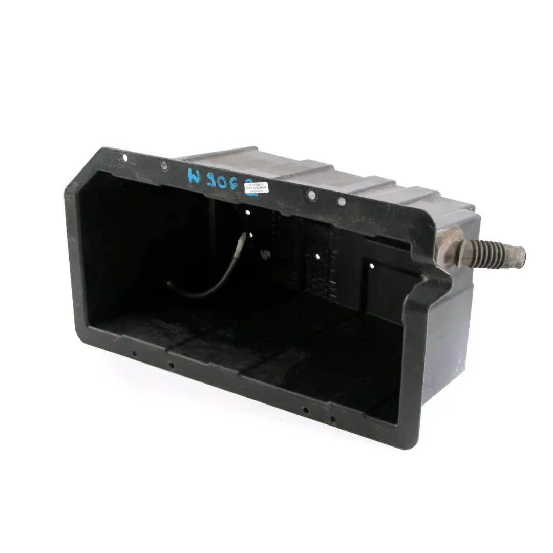 Mercedes-Benz Sprinter W906 Vassoio Batteria Alloggiamento Caso Box per con numero di parte A9066200131 Mercedes-Benz Sprinter W906 Vassoio Batteria Alloggiamento Caso Box - SKU A9066200131 - Numero di parte A9066200131