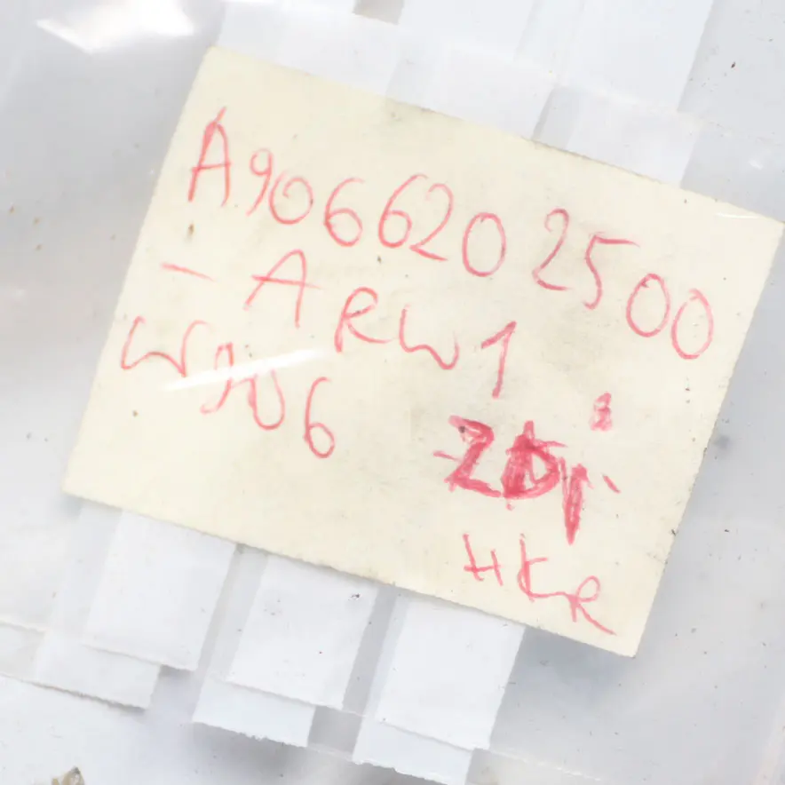 Pannello anteriore sbalzo Barra d'urto Bianco Artico 9147 per Mercedes Sprinter W906 con numero di parte A9066202500 Mercedes Sprinter W906 Pannello anteriore sbalzo Barra d'urto Bianco Artico 9147 - SKU A9066202500-ARW1 - Numero di parte A9066202500