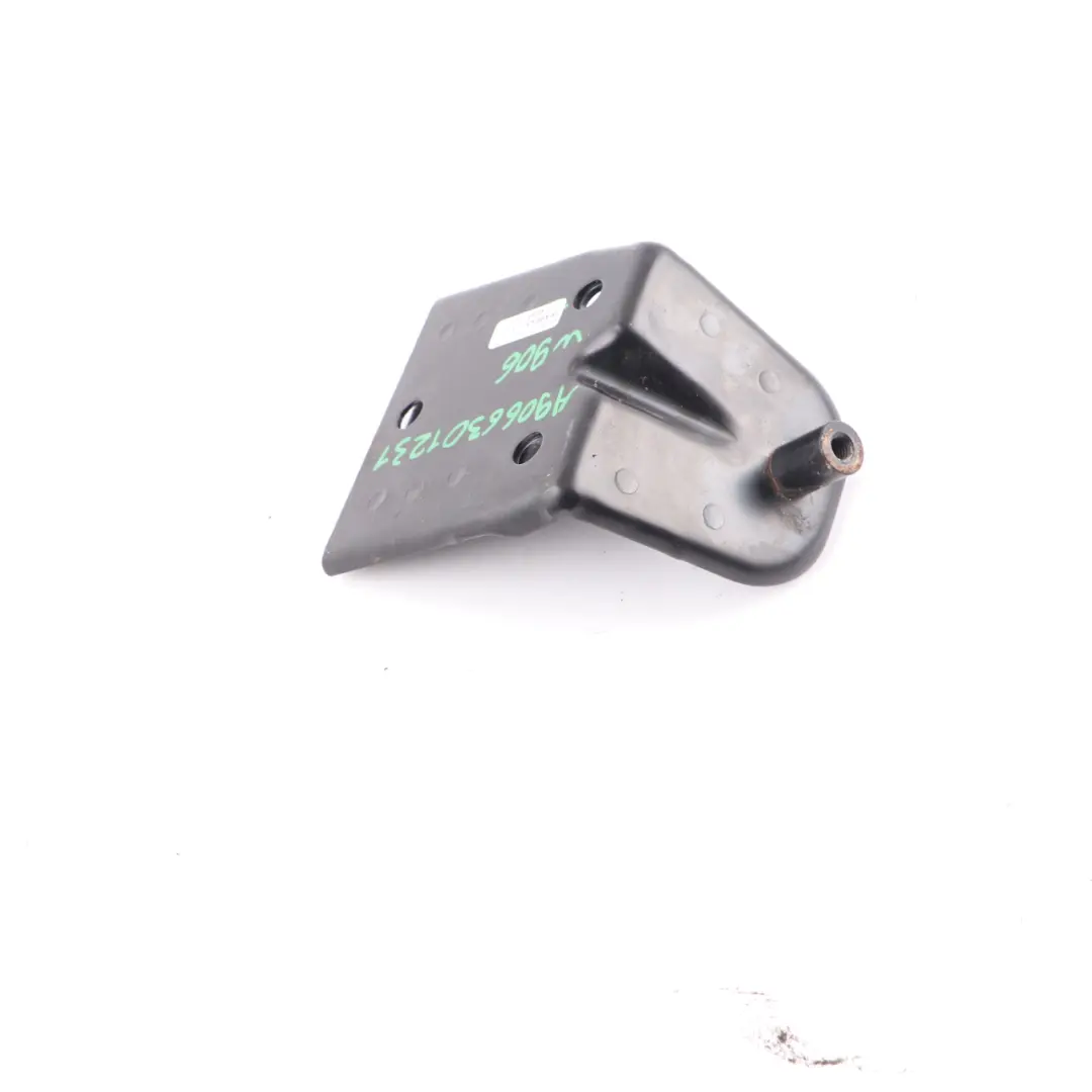 Puerta Trasera Izquierda Derecha Soporte Estribo para Mercedes W906 con número de pieza A9066301231 Mercedes W906 Puerta Trasera Izquierda Derecha Soporte Estribo - SKU A9066301231 - Número de pieza A9066301231