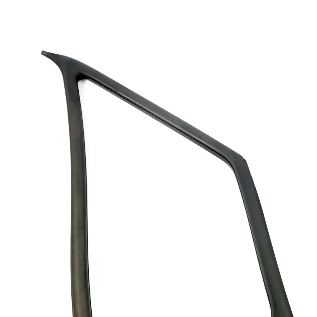 Joint d'étanchéité de fenêtre de porte avant droite pour Mercedes W906 à propos du numéro de pièce A9066711820 Mercedes W906 Joint d'étanchéité de fenêtre de porte avant droite - SKU A9066711820 - Numéro de pièce A9066711820