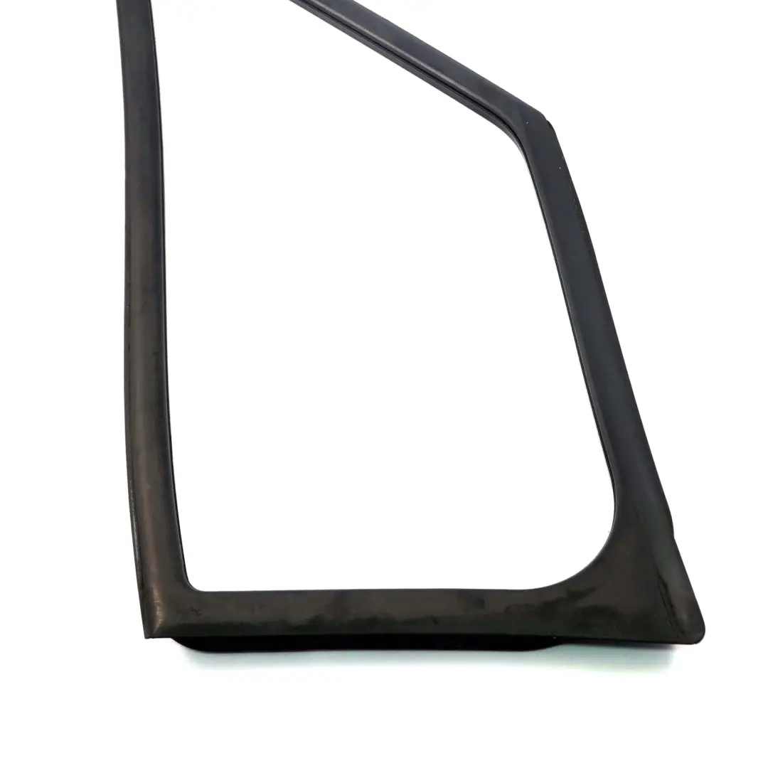  Mercedes-Benz Sprinter W906 Guarnizione Finestrino Anteriore Destra - SKU A9066711820 - Numero di parte A9066711820