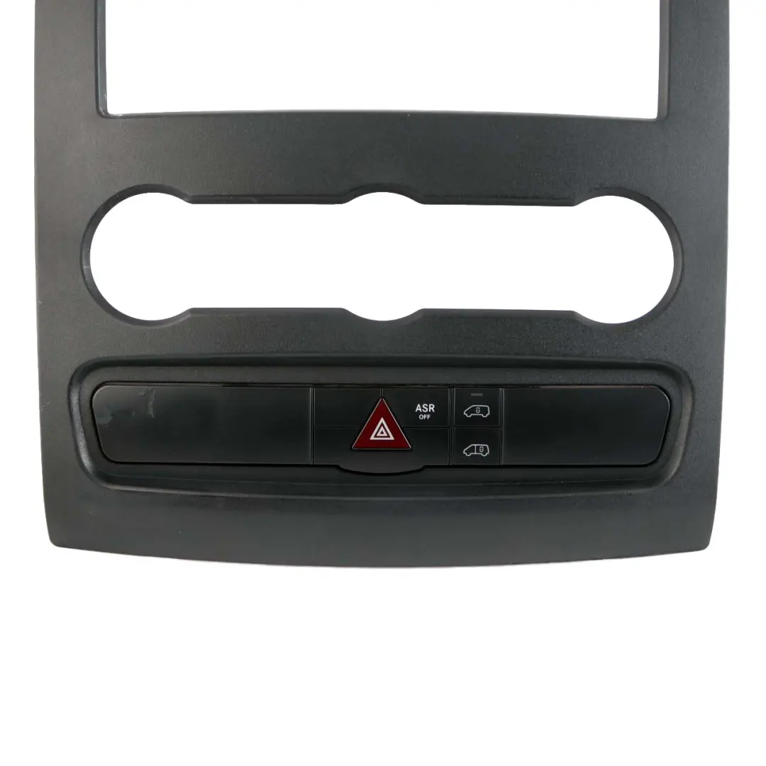 Ramka Obudowa Konsoli Radia do Mercedes Sprinter W906 o numerze A9066800017 Mercedes Sprinter W906 Ramka Obudowa Konsoli Radia - SKU A9066800017-2 - Numer Części A9066800017