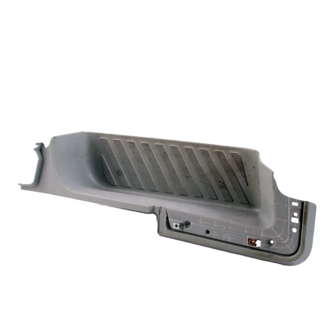 Peldaño de escalera izquierdo Panel embellecedor Art Gris para Mercedes Sprinter W906 con número de pieza A9066860010 Mercedes Sprinter W906 Peldaño de escalera izquierdo Panel embellecedor Art Gris - SKU A9066860010 - Número de pieza A9066860010