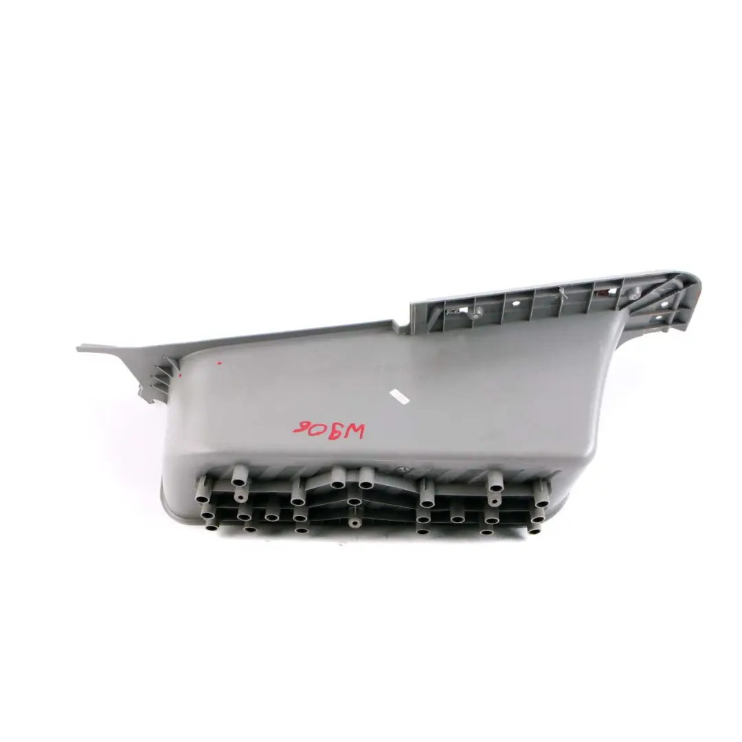 Mercedes Sprinter W906 Panneau de garniture de marche d'escalier gauche Art Grey - SKU A9066860010 - Numéro de pièce A9066860010