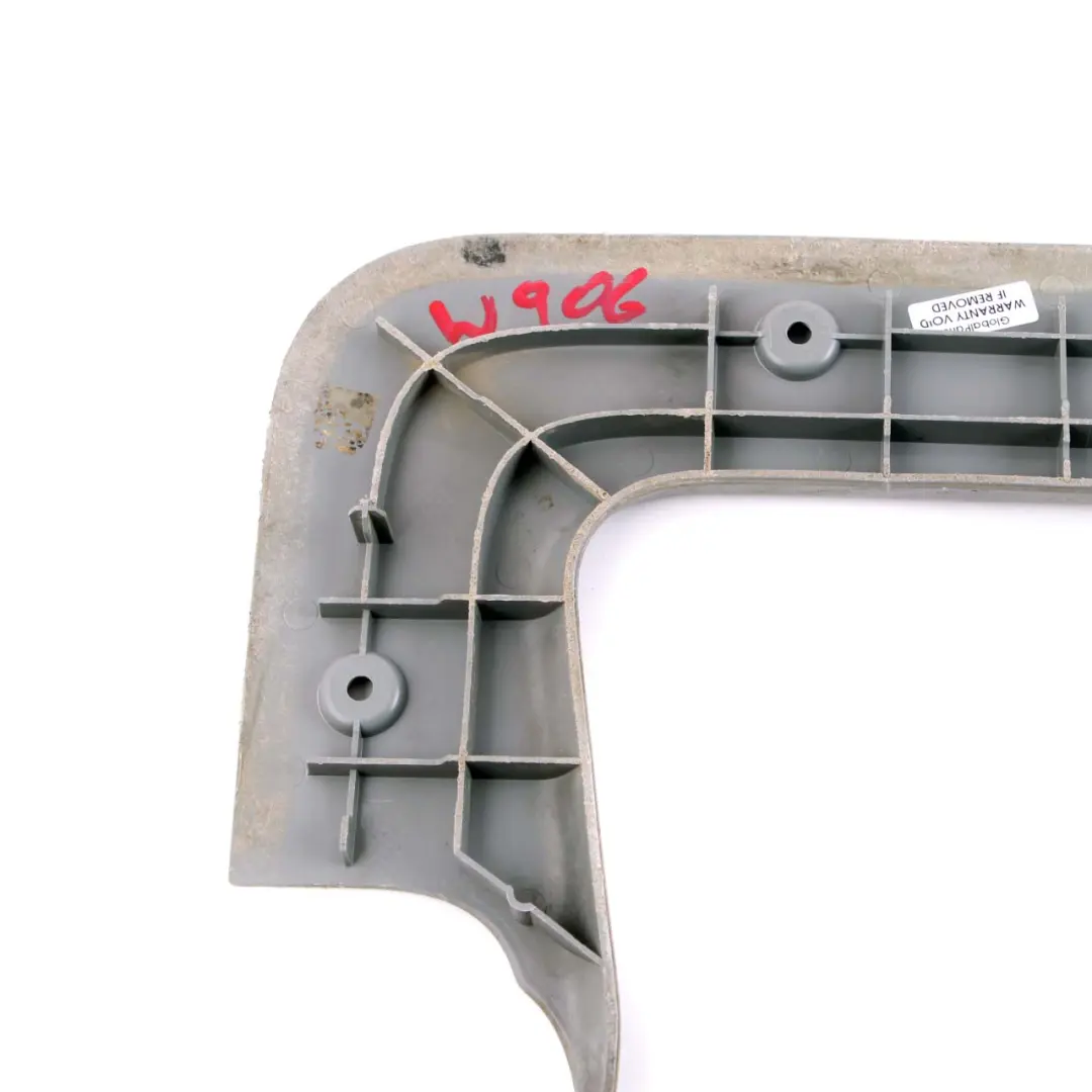 anteriore destro soglia porta gradino ingresso per Mercedes Sprinter W906 con numero di parte A9066862607 Mercedes Sprinter W906 anteriore destro soglia porta gradino ingresso - SKU A9066862607 - Numero di parte A9066862607