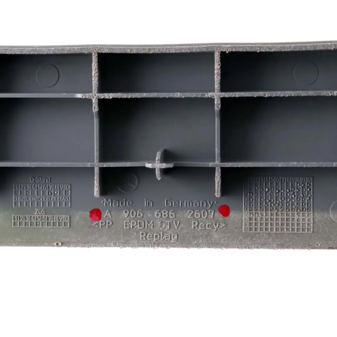 Mercedes Sprinter W906 Avant Droit Seuil de Porte Marche Pieds Entrée Garniture - SKU A9066862607 - Numéro de pièce A9066862607