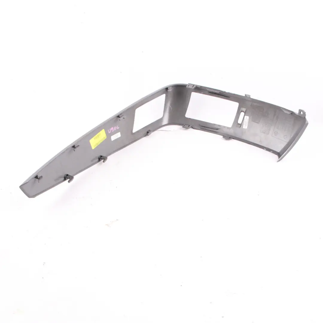 Salpicadero Air Vent Derecha Cubriendo Panel Tira para Mercedes W906 con número de pieza A9066890137 Mercedes W906 Salpicadero Air Vent Derecha Cubriendo Panel Tira - SKU A9066890137 - Número de pieza A9066890137