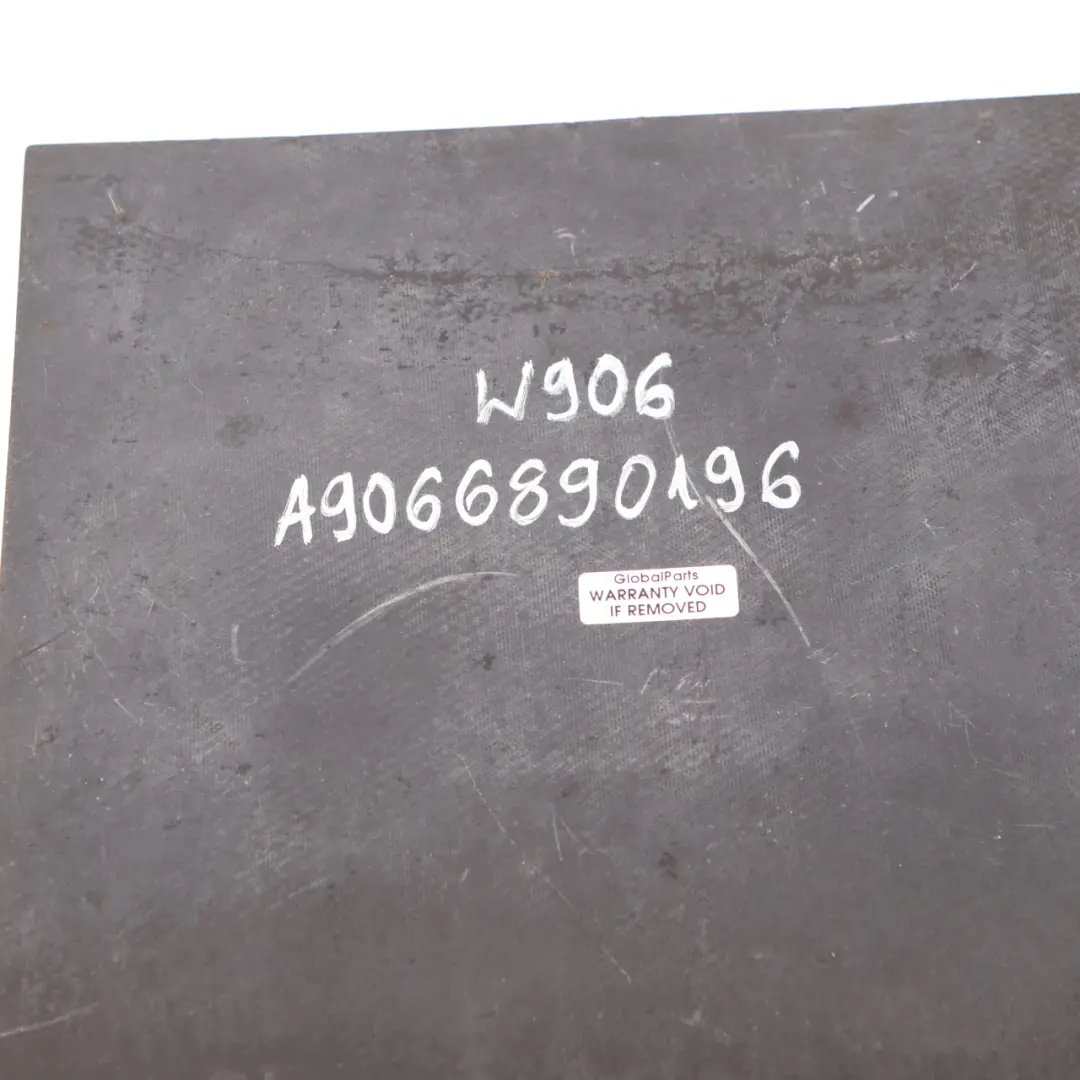 Mercedes W906 salpicadero estante de goma Insertar Mat - SKU A9066890196 - Número de pieza A9066890196