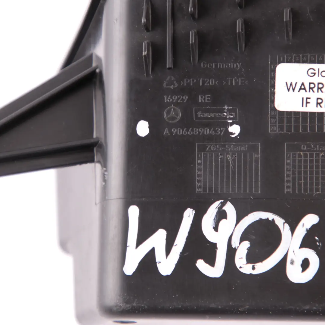 Luft Kanal Vorne Armaturen Brett Rechts für Mercedes W906 mit Teilenummer A9066890437 Mercedes W906 Luft Kanal Vorne Armaturen Brett Rechts - SKU A9066890437 - Teilenummer A9066890437