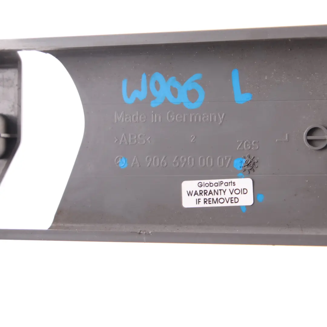 Osłona Słupka Maskownica Pasa Lewy Szara do Mercedes Sprinter W906 o numerze A9066900007 Mercedes Sprinter W906 Osłona Słupka Maskownica Pasa Lewy Szara - SKU A9066900007 - Numer Części A9066900007