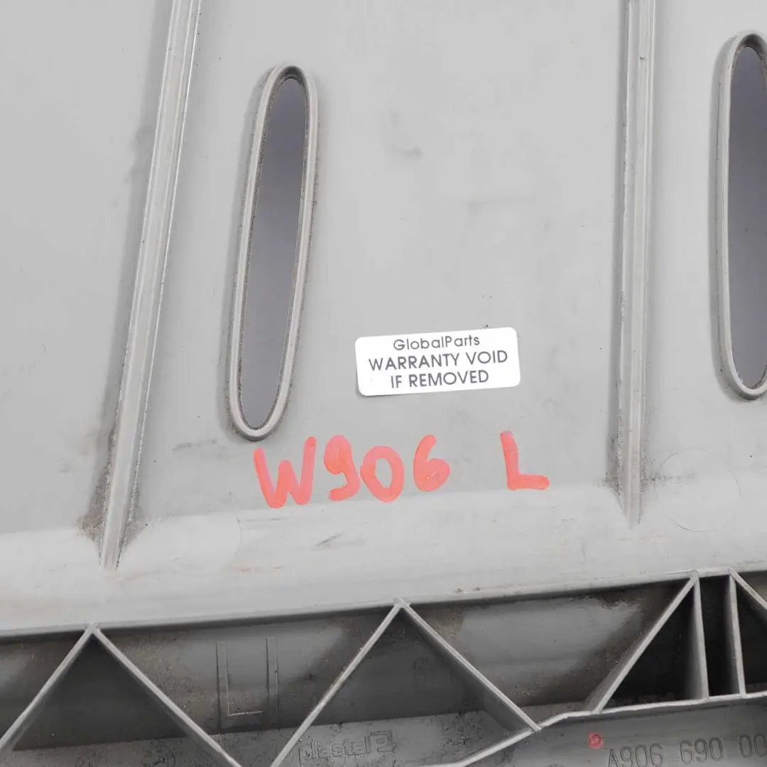 Mercedes-Benz Sprinter W906 garniture de toit pare-soleil gauche pour à propos du numéro de pièce A9066900092 Mercedes-Benz Sprinter W906 garniture de toit pare-soleil gauche - SKU -A9066900092 - Numéro de pièce A9066900092