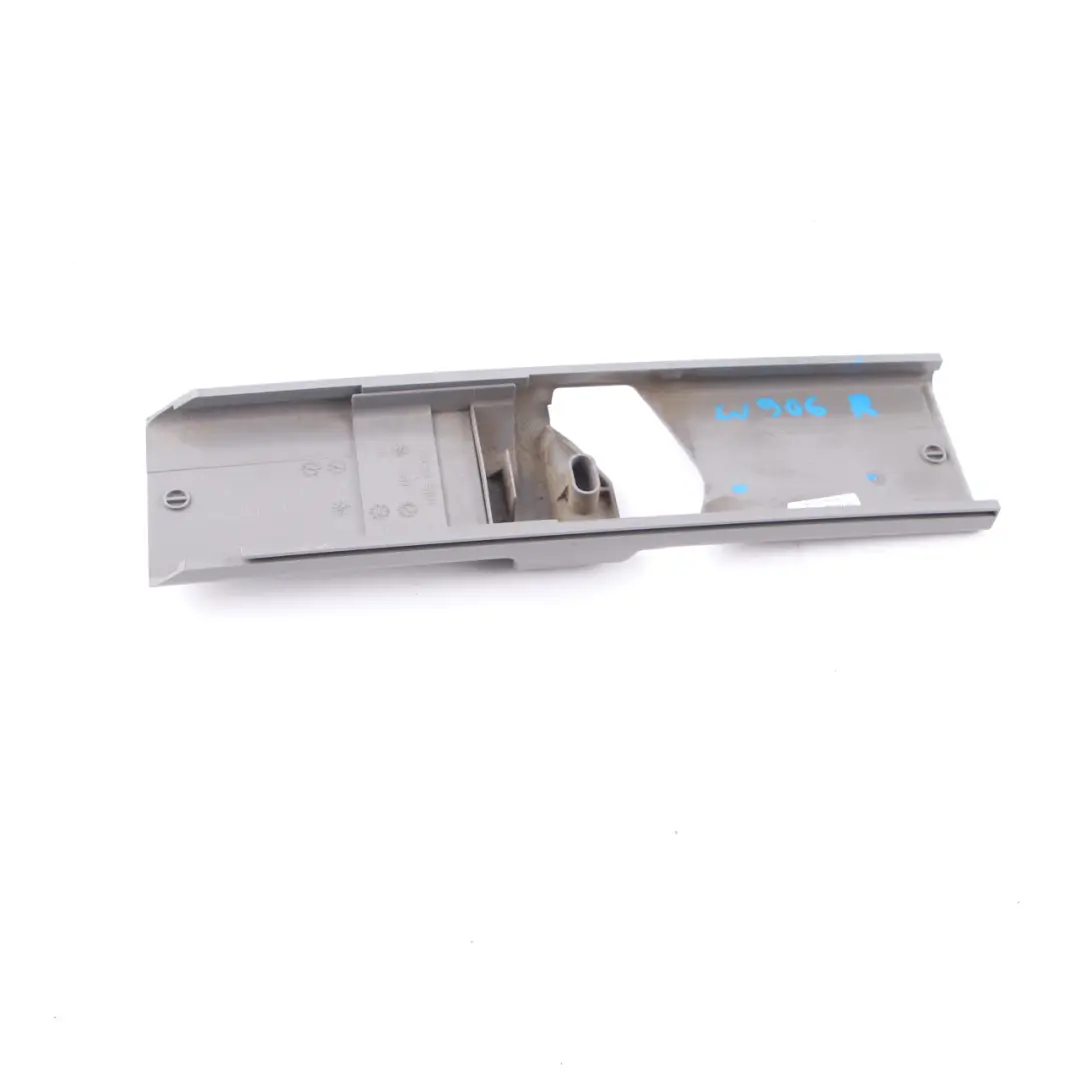 Mercedes Sprinter W906 B-Säule Trim Abdeckung Panel grau rechts - SKU A9066900107 - Teilenummer A9066900107