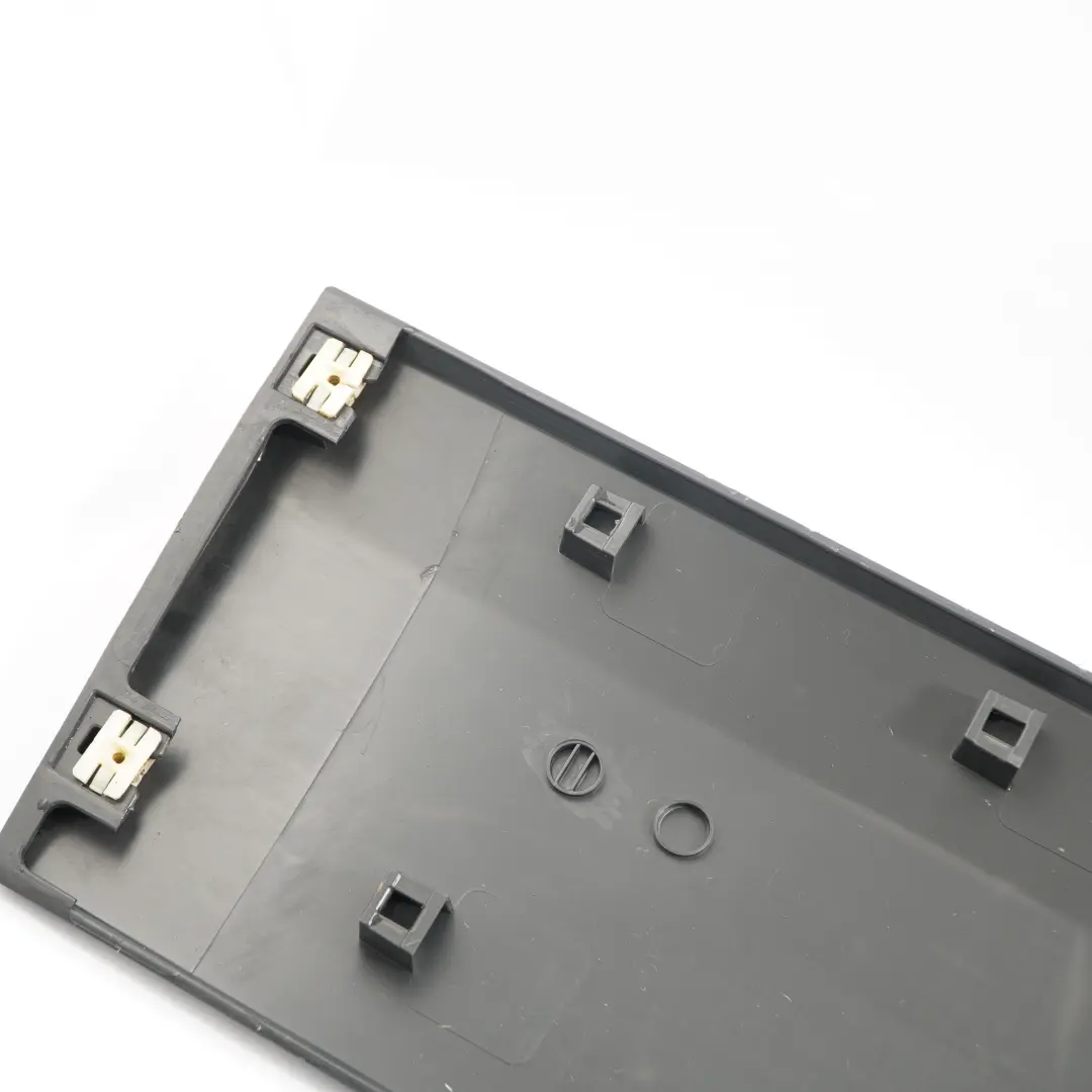 Rail de Garniture Porte Avant Gauche pour Mercedes Sprinter W906 à propos du numéro de pièce A9066900162 Mercedes Sprinter W906 Rail de Garniture Porte Avant Gauche - SKU A9066900162 - Numéro de pièce A9066900162