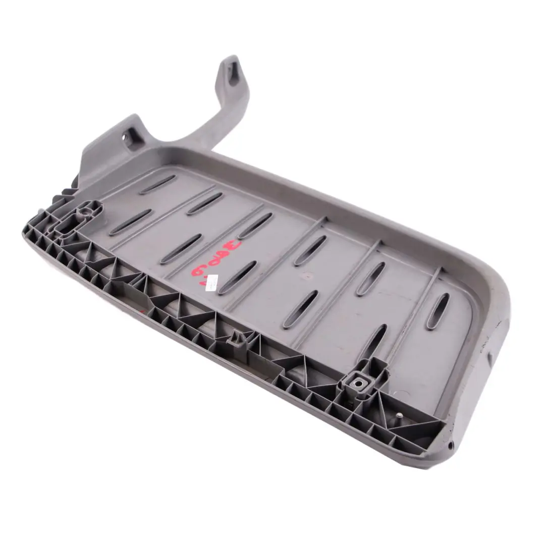 Destra O/S Supporto Visiera Solare Trim per Mercedes W906 con numero di parte A9066900192 Mercedes W906 Destra O/S Supporto Visiera Solare Trim - SKU A9066900192 - Numero di parte A9066900192