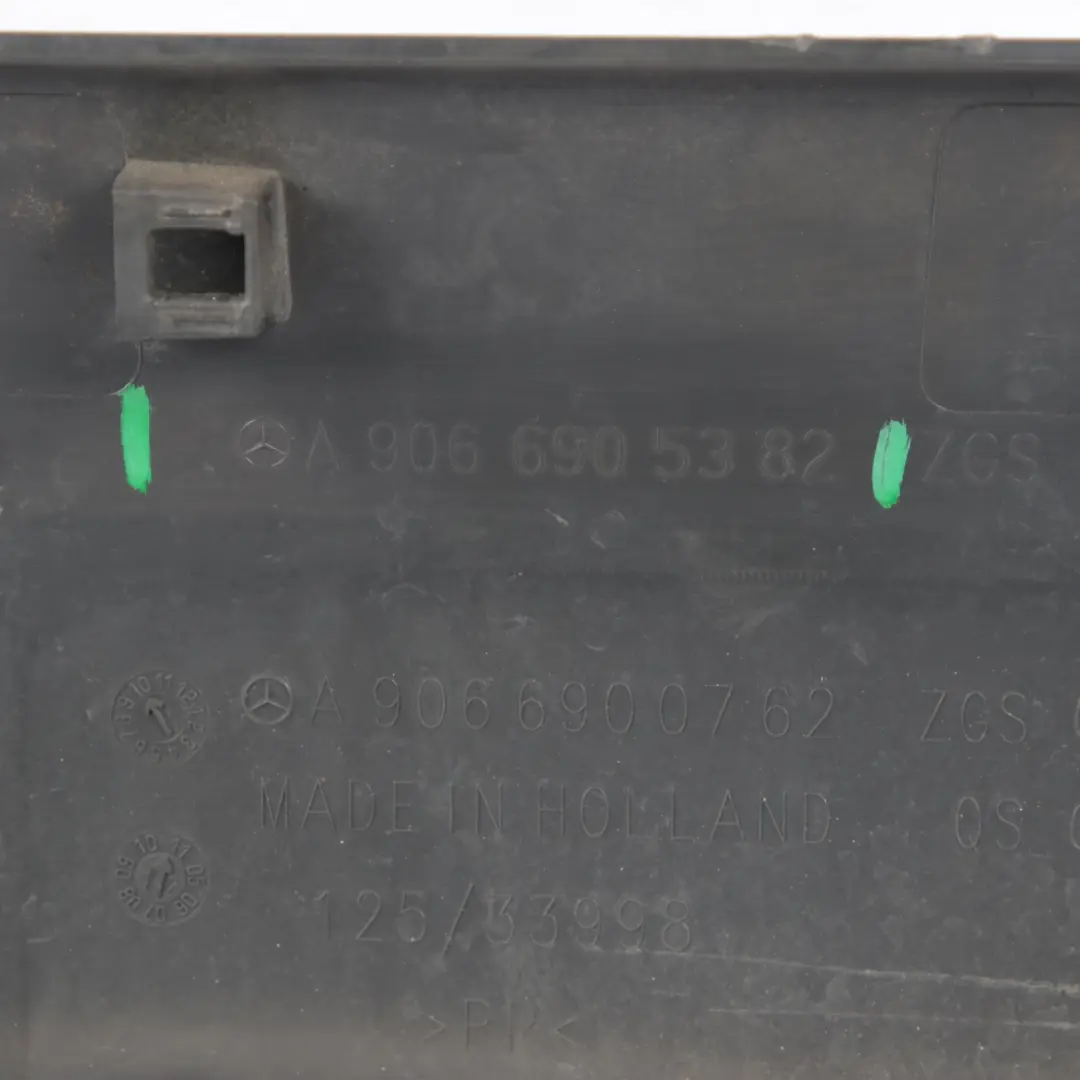 Embellecedor Puerta Corredera Trasera Izquierda Panel para Mercedes Sprinter W906 con número de pieza A9066900762 Mercedes Sprinter W906 Embellecedor Puerta Corredera Trasera Izquierda Panel - SKU A9066900762 - Número de pieza A9066900762