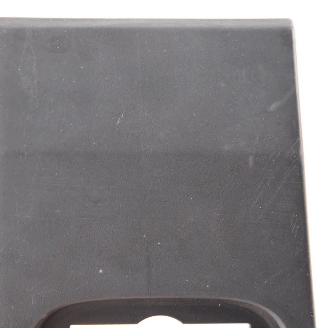 Modanatura laterale anteriore destra Coperchio rifinitura per Mercedes W906 con numero di parte A9066901282 Mercedes W906 Modanatura laterale anteriore destra Coperchio rifinitura - SKU A9066901282-1 - Numero di parte A9066901282