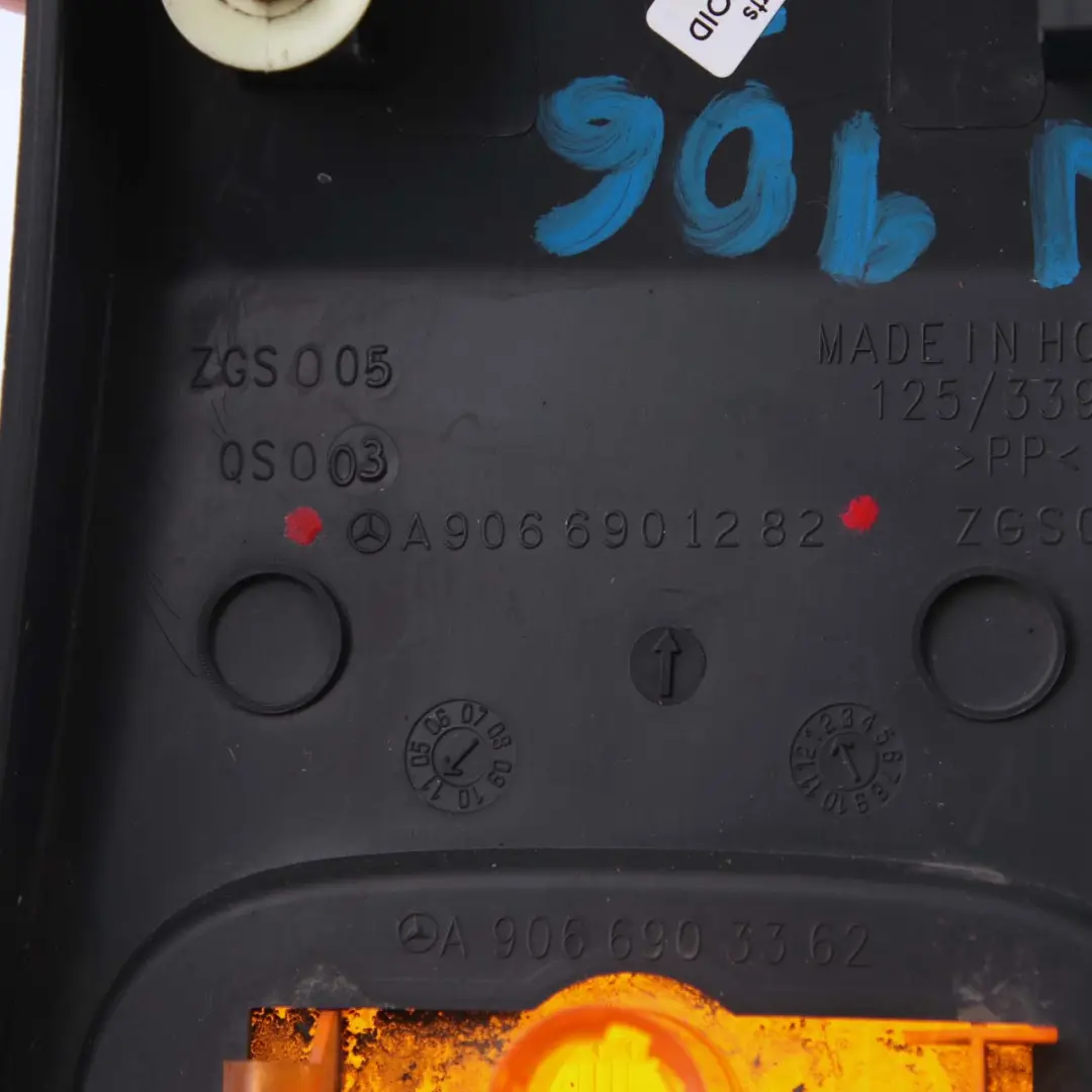 Listwa Nakładka Boczna Przód Prawy do Mercedes Sprinter W906 o numerze A9066901282 Mercedes Sprinter W906 Listwa Nakładka Boczna Przód Prawy - SKU A9066901282 - Numer Części A9066901282