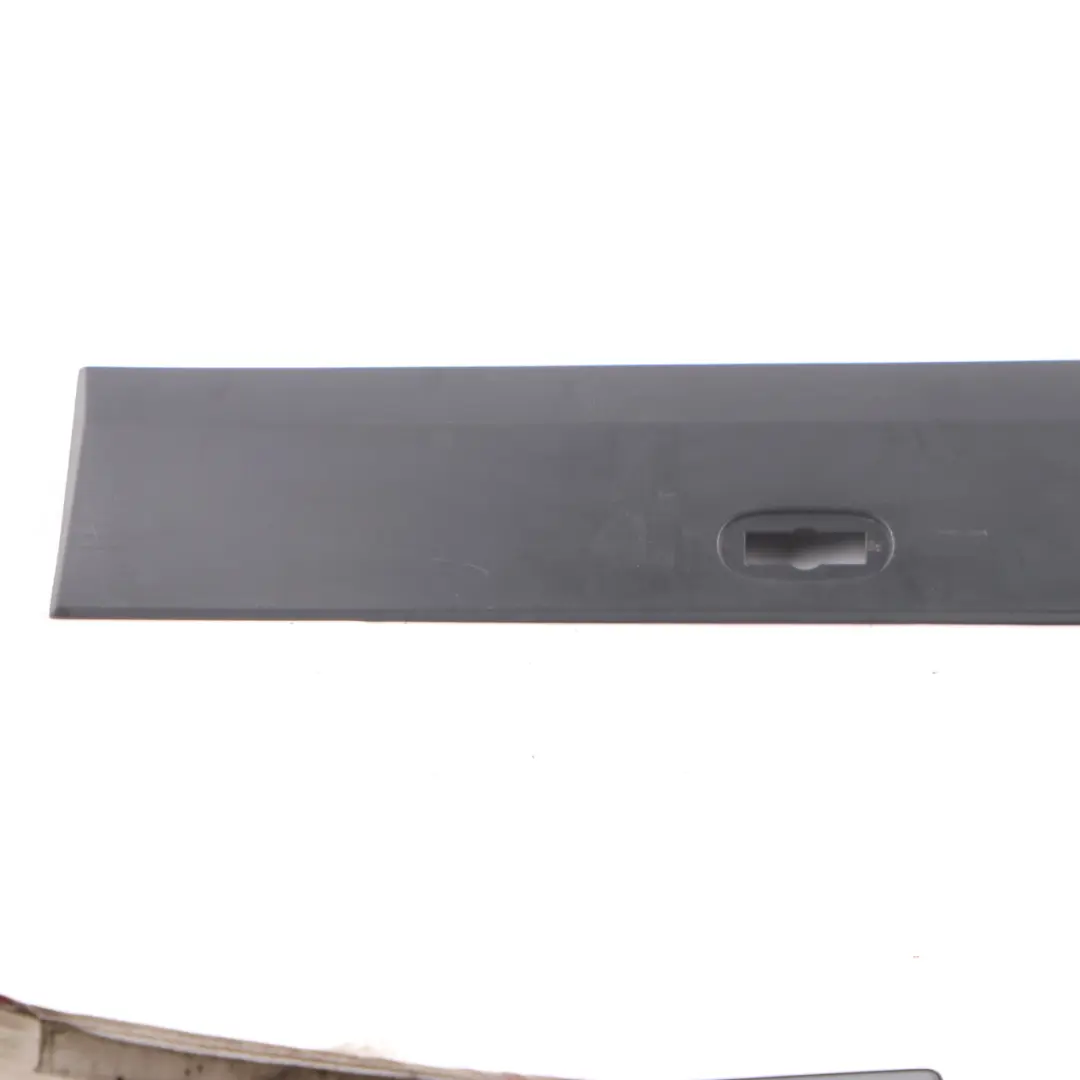 Moldura Puerta Trasera Izquierda Cubre Listón para Mercedes Sprinter W906 con número de pieza A9066901382 Mercedes Sprinter W906 Moldura Puerta Trasera Izquierda Cubre Listón - SKU A9066901382 - Número de pieza A9066901382