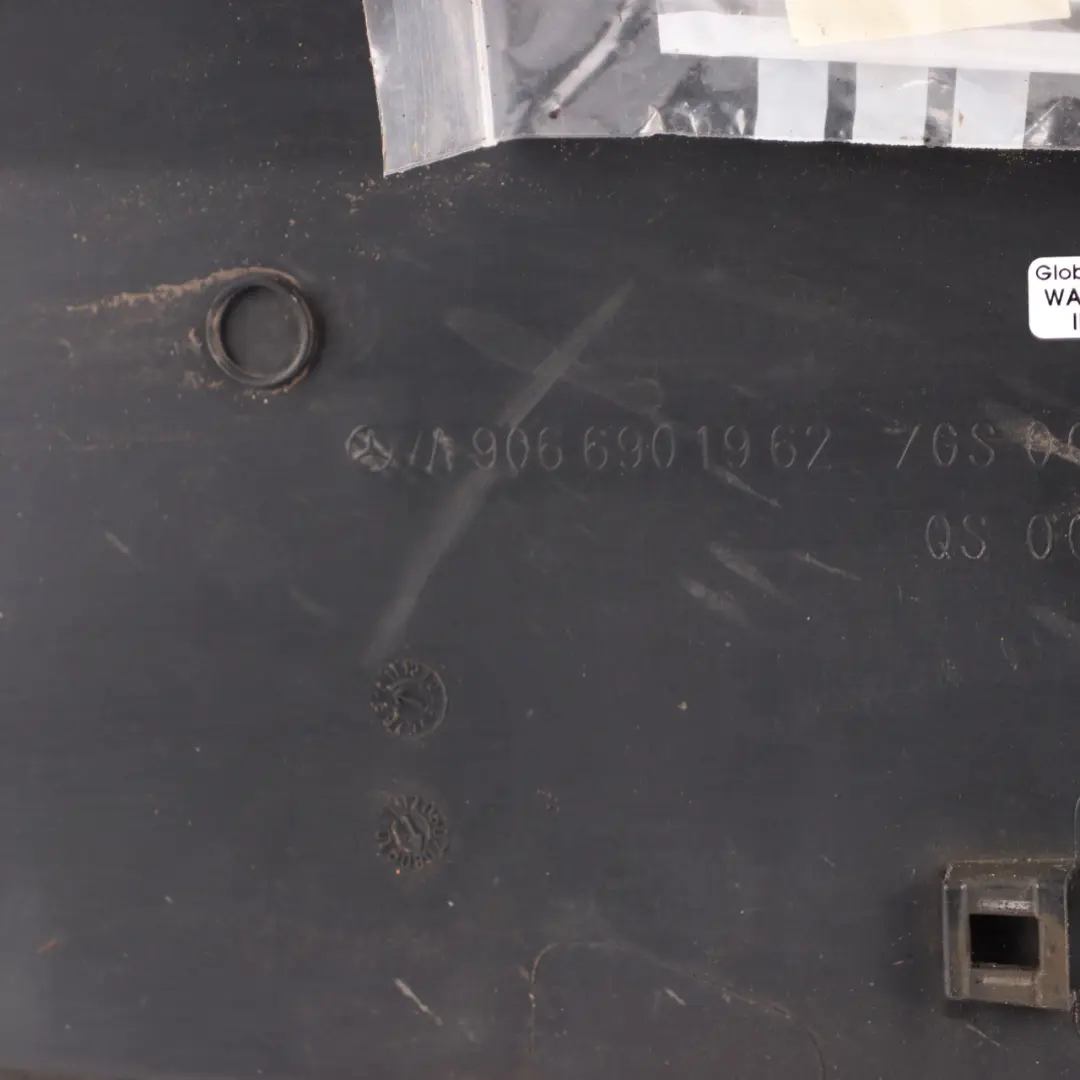 Mercedes Sprinter W906 Moldura Puerta Trasera Izquierda Cubre Listón - SKU A9066901962 - Número de pieza A9066901962