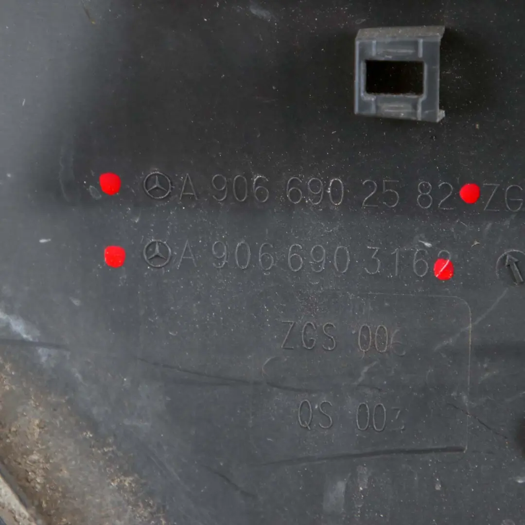 Modanatura della porta scorrevole copertura sinistra per Mercedes Sprinter W906 con numero di parte A9066902582 Mercedes Sprinter W906 Modanatura della porta scorrevole copertura sinistra - SKU A9066902582 - Numero di parte A9066902582