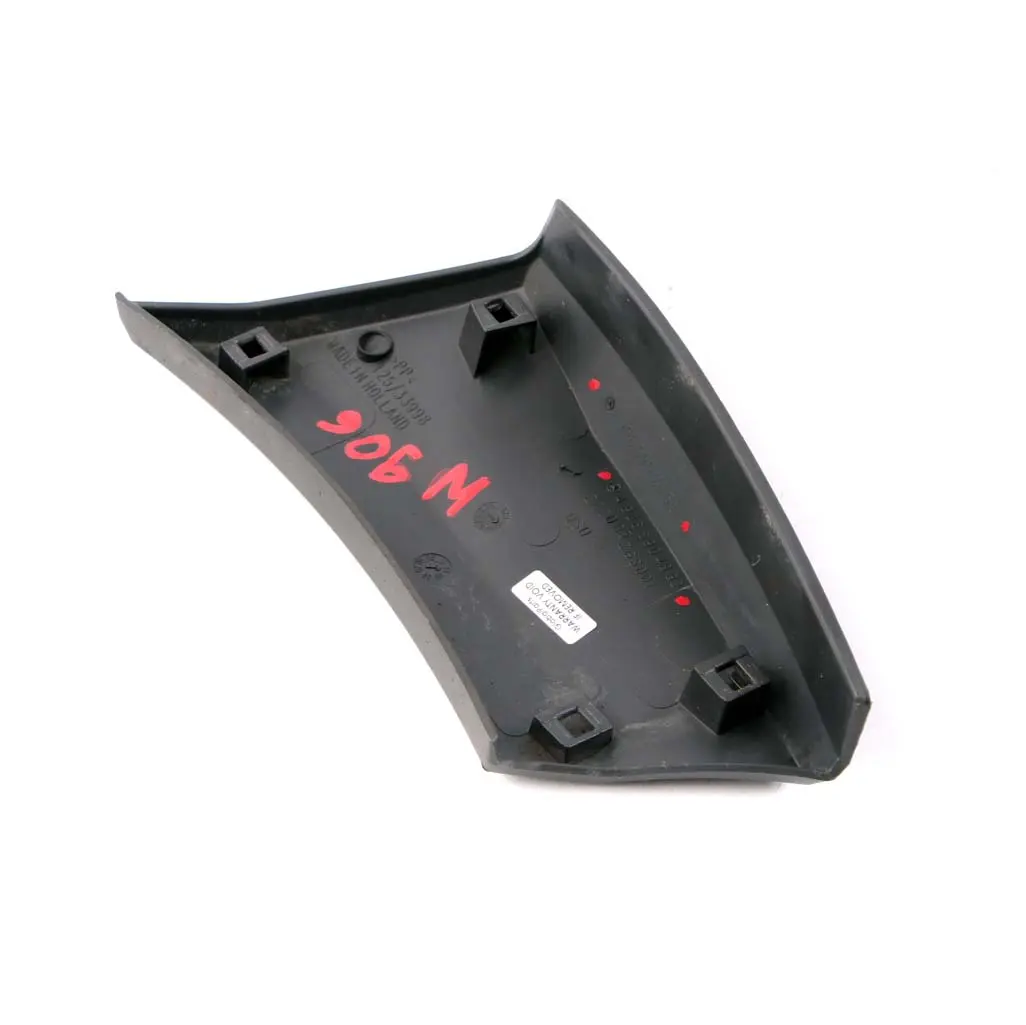 Moulure de protection droite pour Mercedes Sprinter W906 à propos du numéro de pièce A9066902662 Mercedes Sprinter W906 Moulure de protection droite - SKU A9066902662 - Numéro de pièce A9066902662