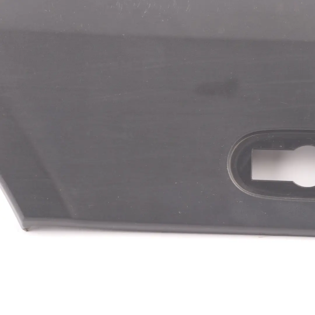 Mercedes-Benz Sprinter W906 Moulure de porte coulissante, couvercle droit pour à propos du numéro de pièce A9066902682 Mercedes-Benz Sprinter W906 Moulure de porte coulissante, couvercle droit - SKU A9066902682 - Numéro de pièce A9066902682