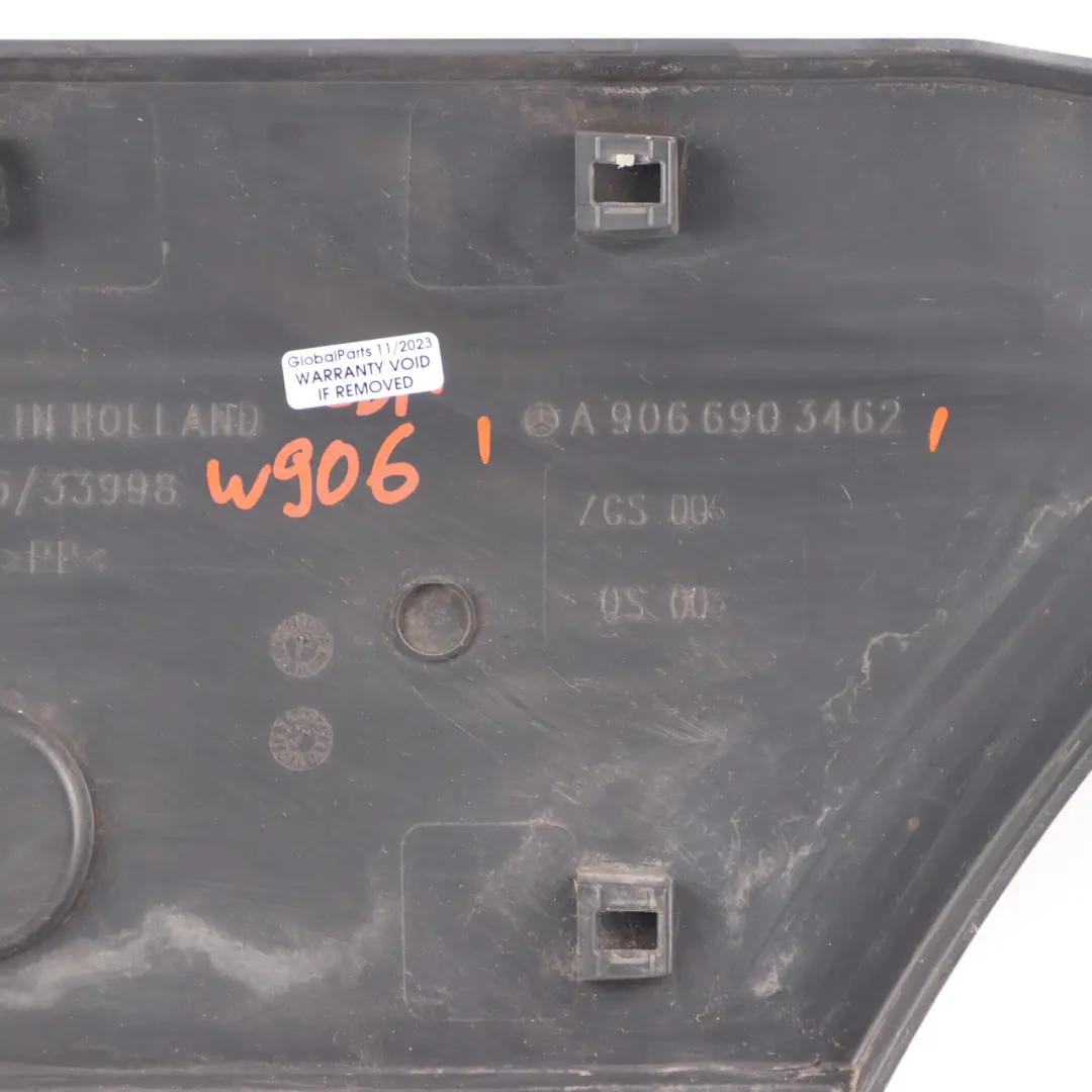 Mercedes-Benz Sprinter W906 Cubierta de moldura de puerta corredera derecha para con número de pieza A9066902682 Mercedes-Benz Sprinter W906 Cubierta de moldura de puerta corredera derecha - SKU A9066902682 - Número de pieza A9066902682