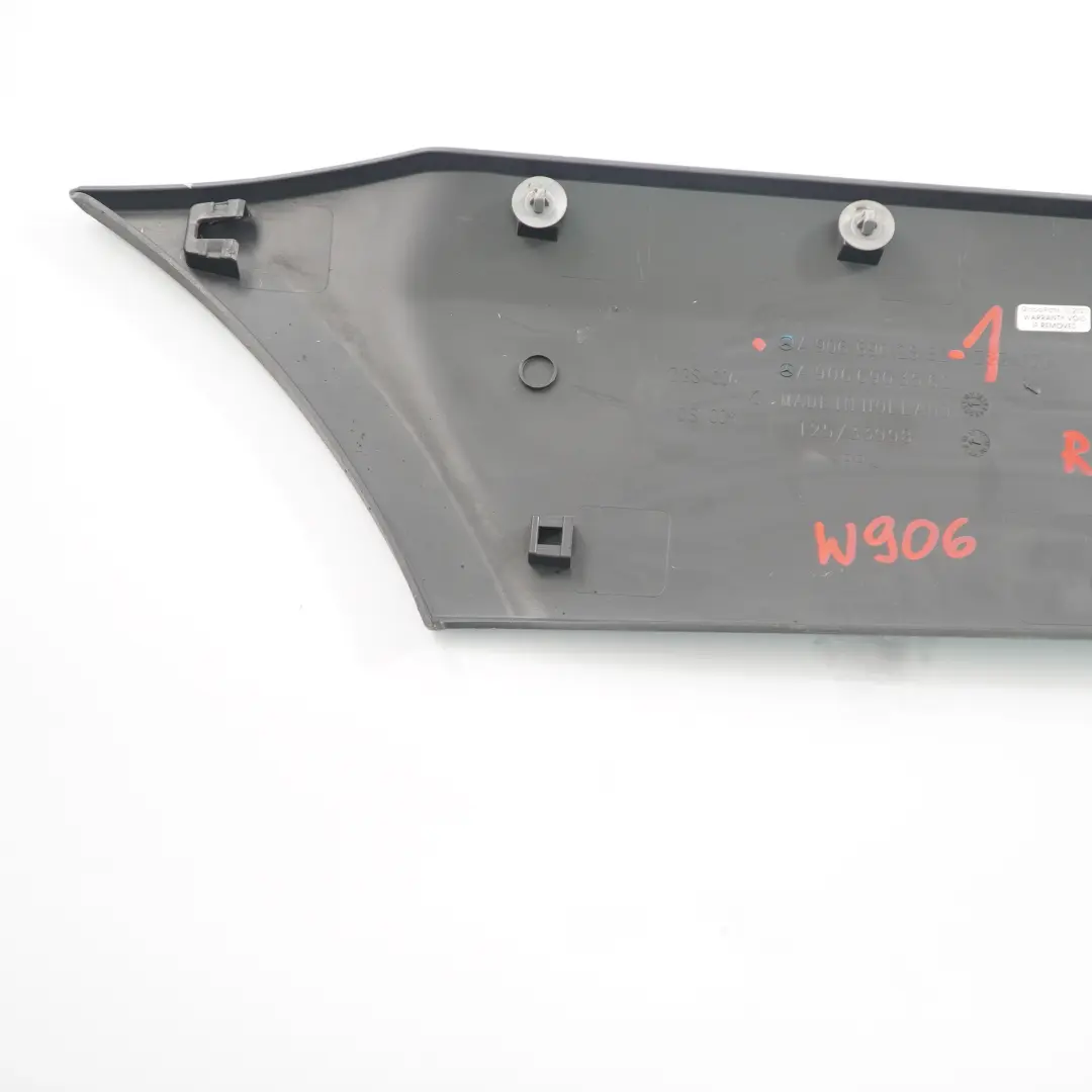 Mercedes Sprinter W906 Tira de Embellecedor Cubre Trasero Derecho - SKU A9066902882-1 - Número de pieza A9066902882