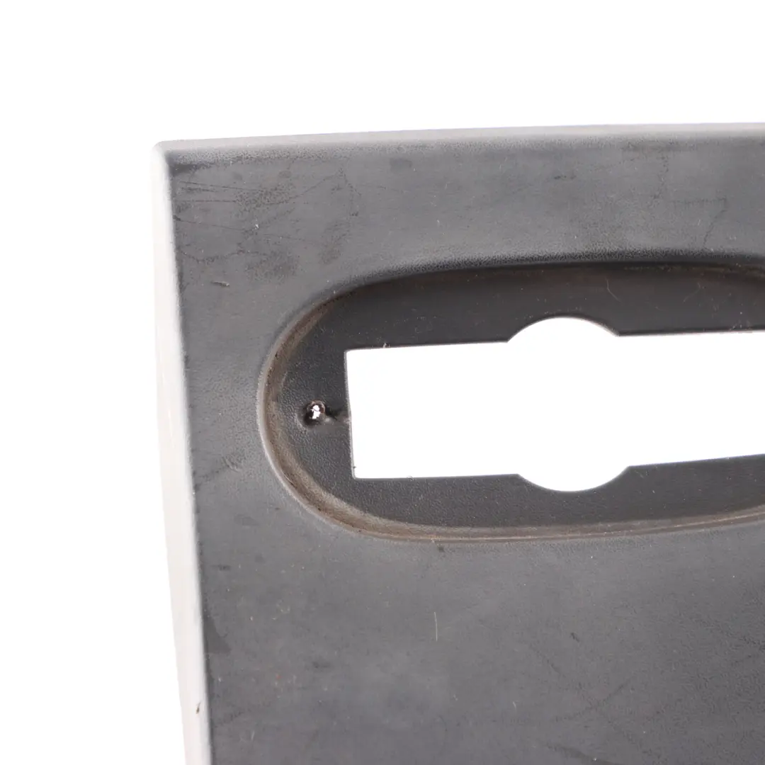 Moulure Porte Avant Gauche Side Trim Cover pour Mercedes W906 à propos du numéro de pièce A9066903062 Mercedes W906 Moulure Porte Avant Gauche Side Trim Cover - SKU A9066903062 - Numéro de pièce A9066903062