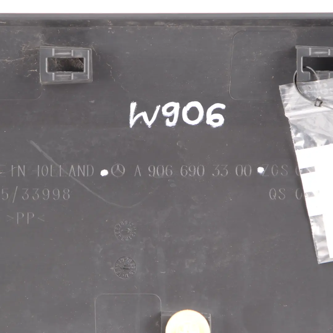 Cuarto de moldura trasera derecha Cubierta para Mercedes Sprinter W906 con número de pieza A9066903300 Mercedes Sprinter W906 Cuarto de moldura trasera derecha Cubierta - SKU A9066903300 - Número de pieza A9066903300