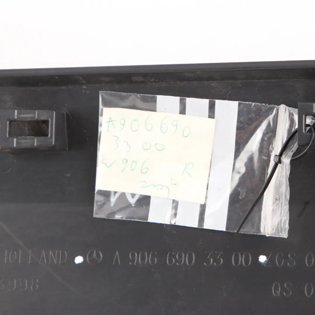 Cuarto de moldura trasera derecha Cubierta para Mercedes Sprinter W906 con número de pieza A9066903300 Mercedes Sprinter W906 Cuarto de moldura trasera derecha Cubierta - SKU A9066903300 - Número de pieza A9066903300