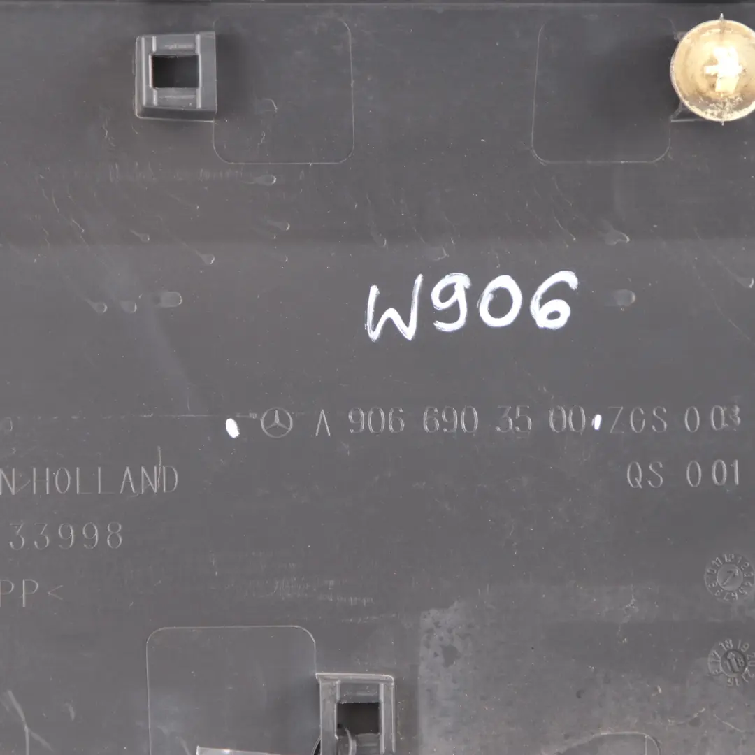 Zierleiste Für Das Viertel Hinten Rechts für Mercedes Sprinter W906 mit Teilenummer A9066903500 Mercedes Sprinter W906 Zierleiste Für Das Viertel Hinten Rechts - SKU A9066903500 - Teilenummer A9066903500