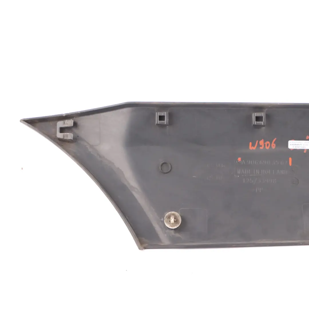 Moldura Paso Rueda Trasero Derecho Exterior para Mercedes Sprinter W906 con número de pieza A9066903562 Mercedes Sprinter W906 Moldura Paso Rueda Trasero Derecho Exterior - SKU A9066903562 - Número de pieza A9066903562