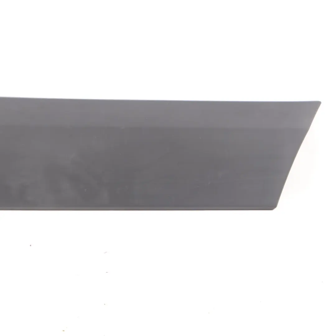 Listwa Drzwi Prawy Przód do Mercedes Sprinter W906 o numerze A9066905082 Mercedes Sprinter W906 Listwa Drzwi Prawy Przód - SKU A9066905082-1 - Numer Części A9066905082