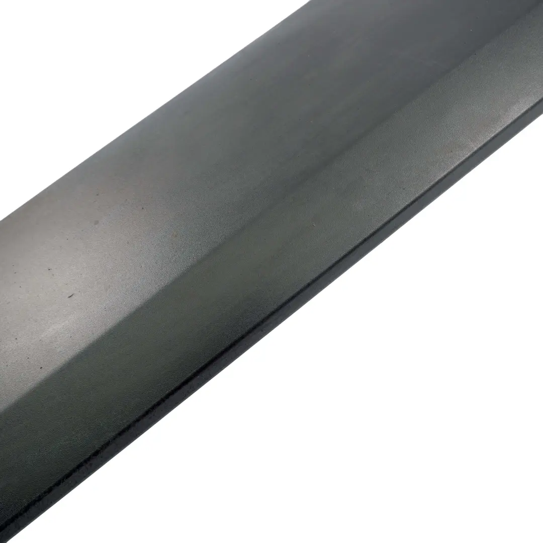 Delantero Derecho Embellecedor Cubrepuerta Moldura para Mercedes W906 con número de pieza A9066905082 Mercedes W906 Delantero Derecho Embellecedor Cubrepuerta Moldura - SKU A9066905082 - Número de pieza A9066905082