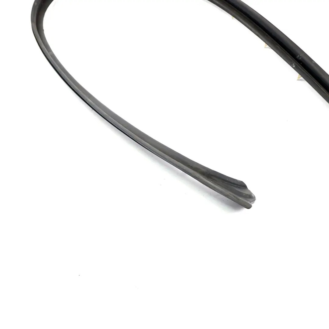 Mercedes Sprinter W906 Joint d'étanchéité rail guidage vitre porte avant gauche - SKU A9066970898 - Numéro de pièce A9066970898