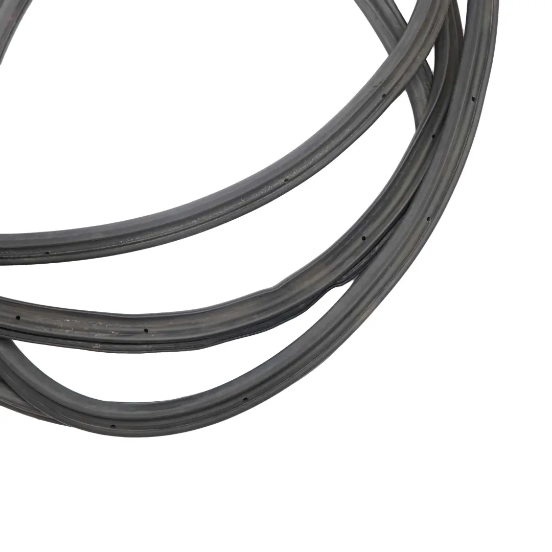 Mercedes W906 Sliding Door Seal Sprinter Left Right Door N/ Gasket Black - SKU A9066975698 - Número de pieza A9066975698