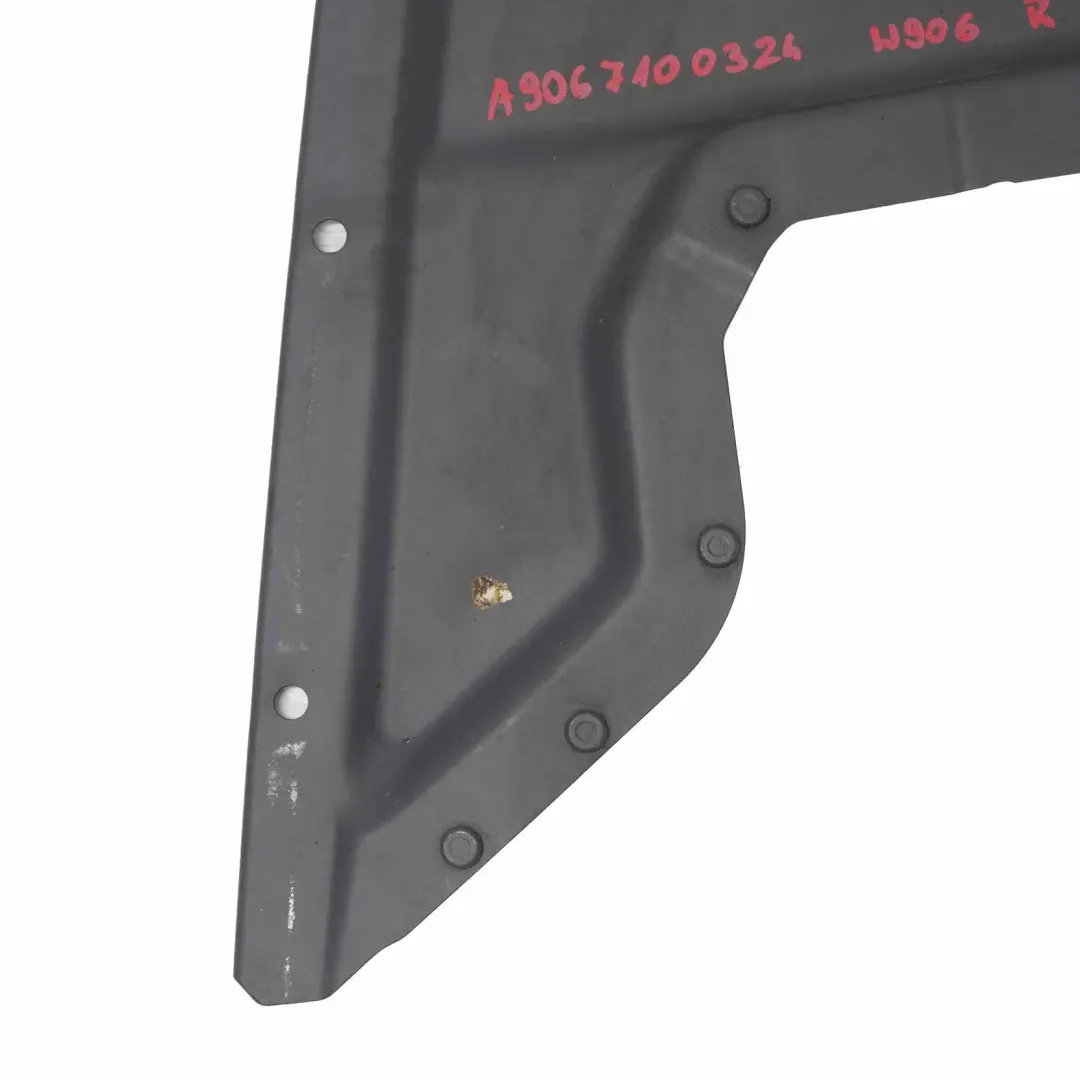 Osłona Ściana Działowa Prawa do Mercedes W906 o numerze A9067100324 Mercedes W906 Osłona Ściana Działowa Prawa - SKU A9067100324 - Numer Części A9067100324
