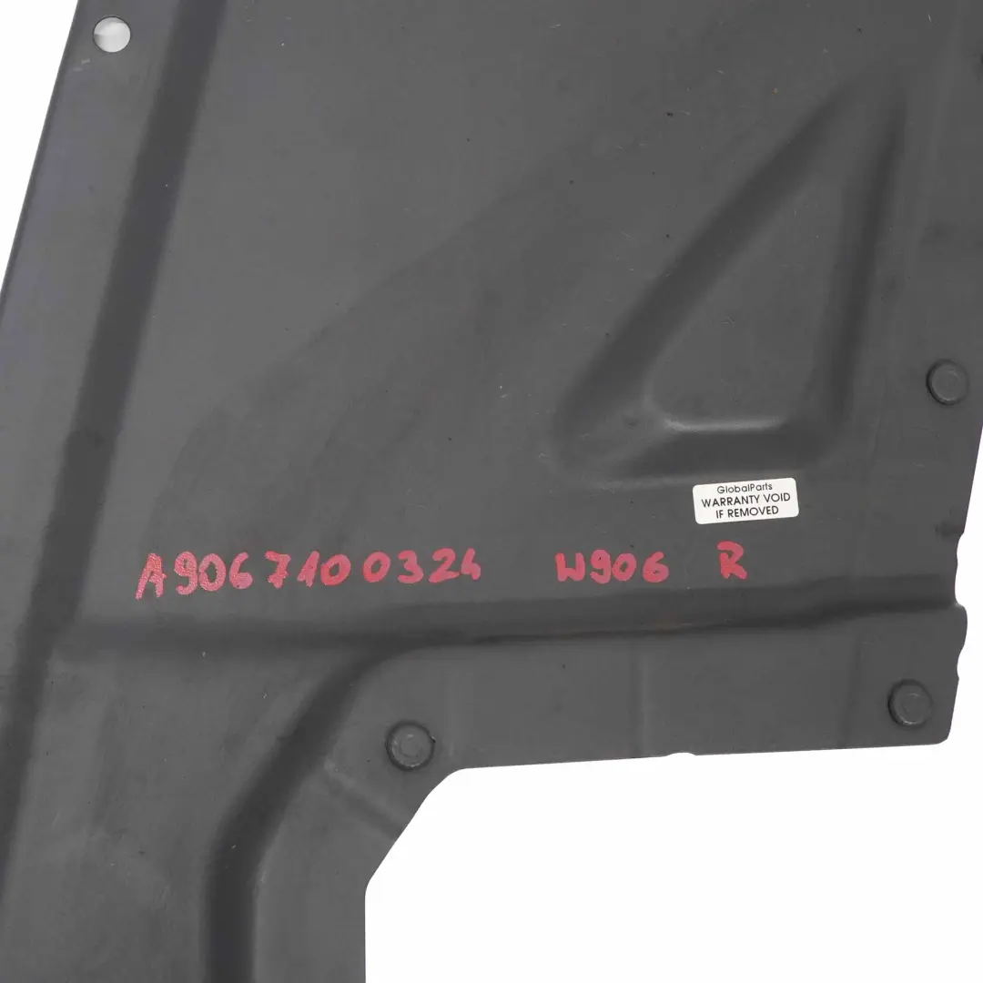 Mercedes Sprinter W906 Separador Trasero Tapa Superior Derecho - SKU A9067100324 - Número de pieza A9067100324