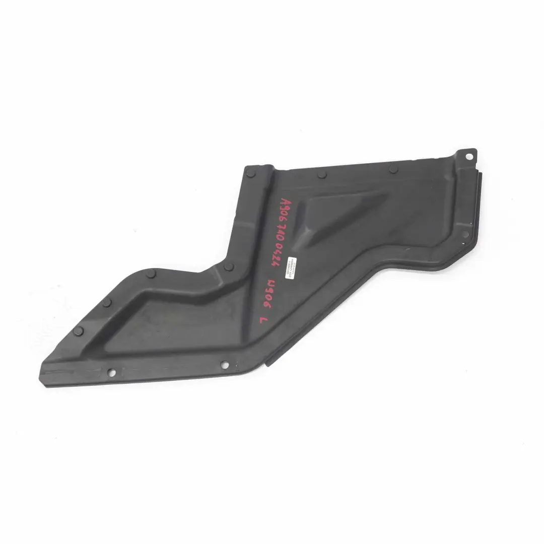 Osłona Ściana Działowa Lewa do Mercedes Sprinter W906 o numerze A9067100424 Mercedes Sprinter W906 Osłona Ściana Działowa Lewa - SKU A9067100424 - Numer Części A9067100424