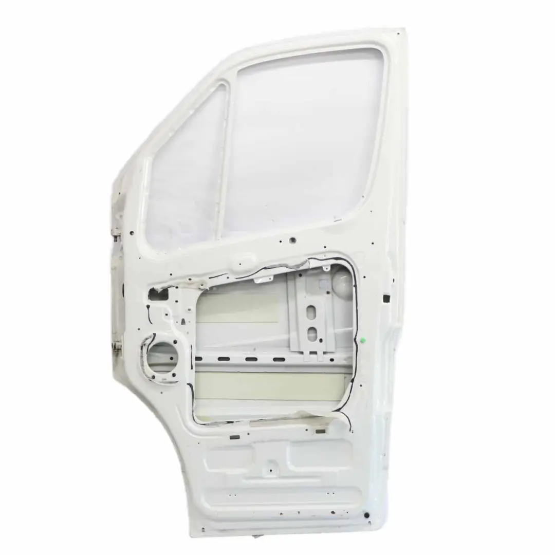 Drzwi Prawe Przednie Białe do Mercedes Sprinter W906 o numerze A9067200105 Mercedes Sprinter W906 Drzwi Prawe Przednie Białe - SKU A9067200105-ARW1 - Numer Części A9067200105