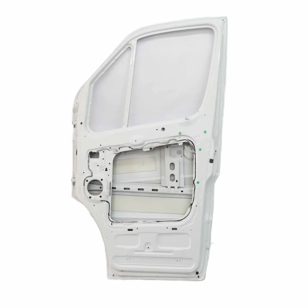 Drzwi Prawe Przednie Białe do Mercedes Sprinter W906 o numerze A9067200105 Mercedes Sprinter W906 Drzwi Prawe Przednie Białe - SKU A9067200105-ARW3 - Numer Części A9067200105